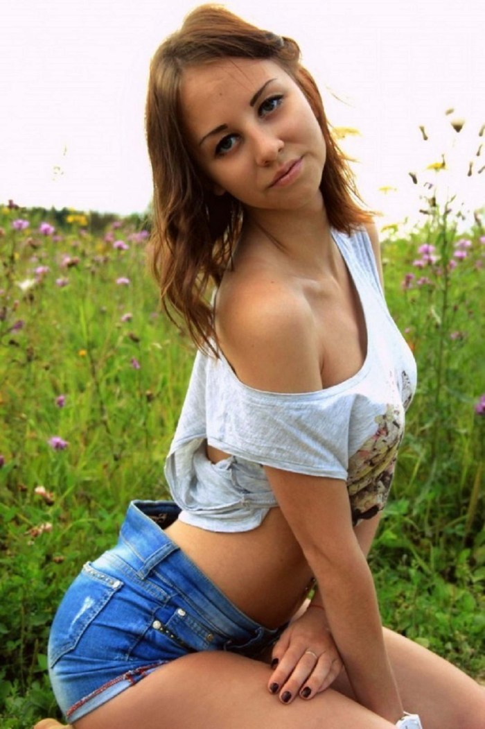 Beautiful girls in shorts from social networks