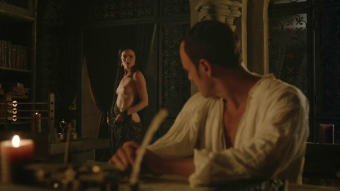 Laura Haddok demons da Vinci naked