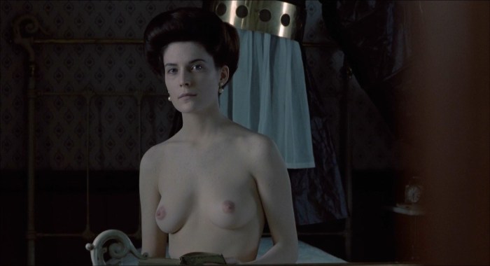 Laura Haddok demons da Vinci naked
