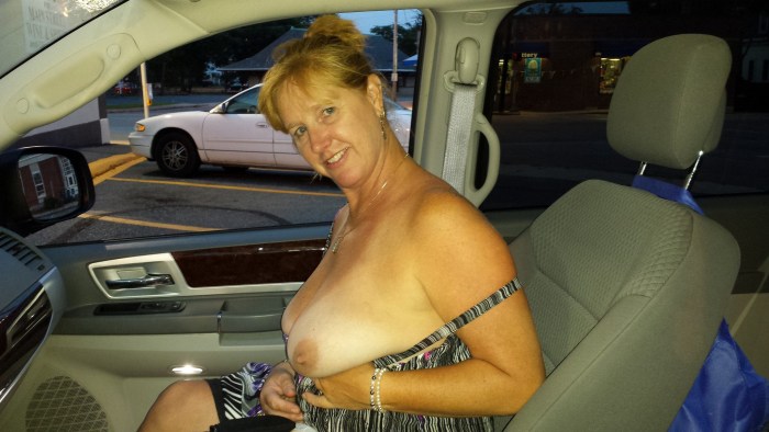 Mature Flash Boobs Outdoor Private