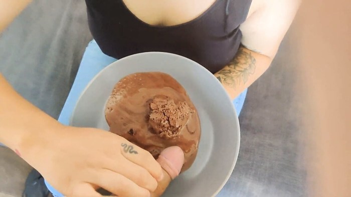 Happy Ice Cream Team