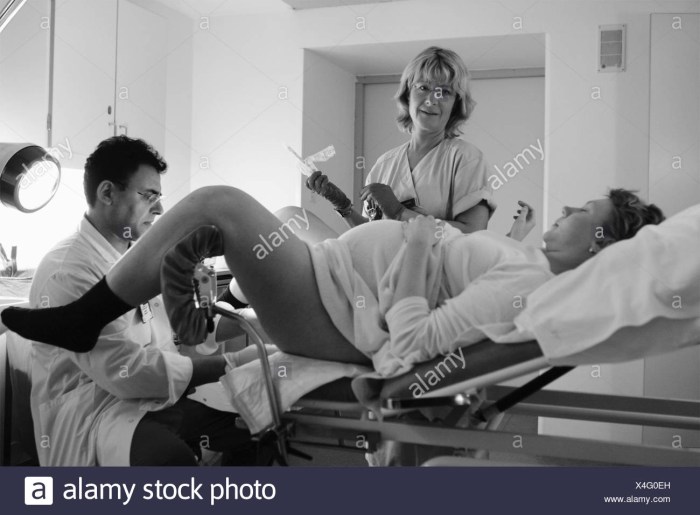 In the chair of the gynecologist, the spied