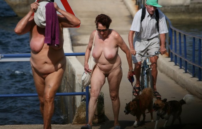 Public fuck grandmother on the beach