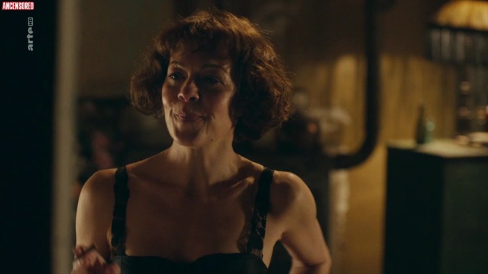 Helen Maccrores sharp visors scene