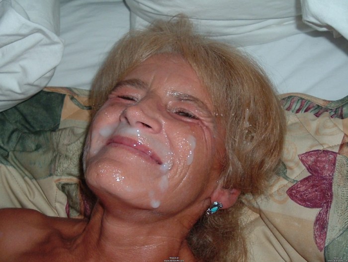 Adult women cum in mouth