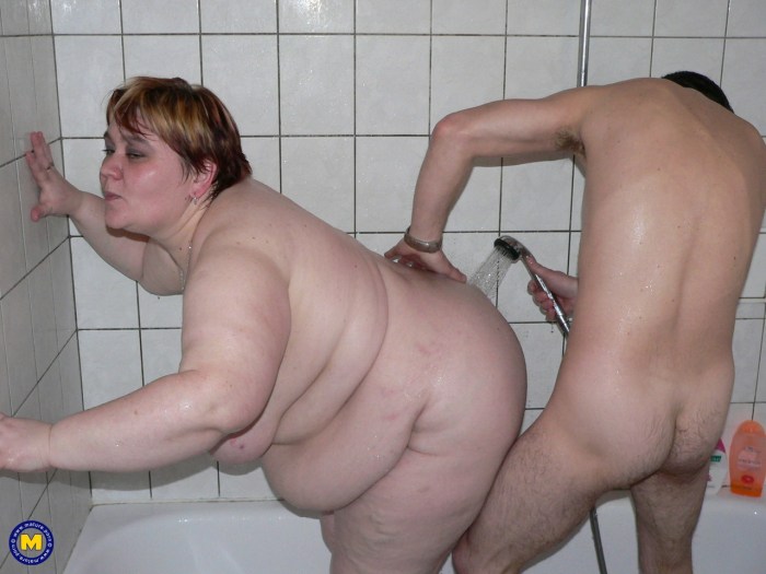 Naked thick women in oil