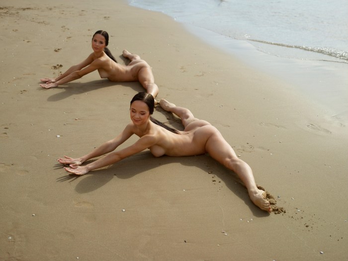 Juliet and Magdalena on the beach