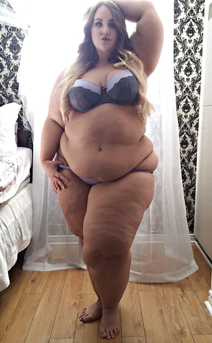 Very thick naked women