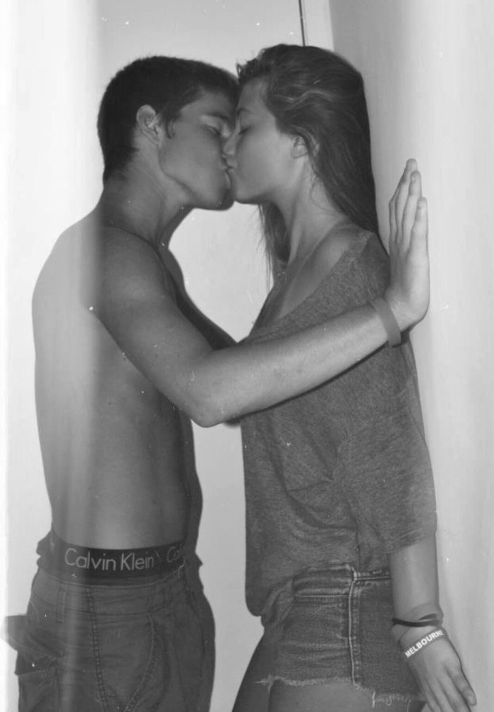 Kisses in bed