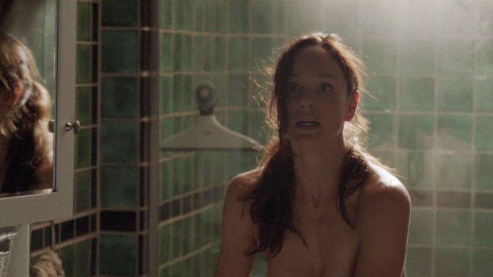 Wayne Callis, Sarah undressed