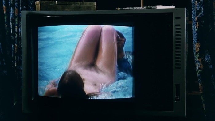 The girl shaves the crotch
