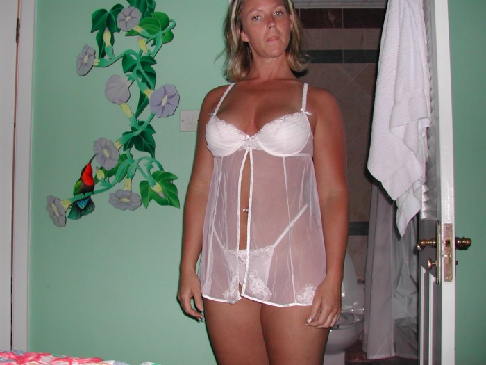Naked mature women in tights