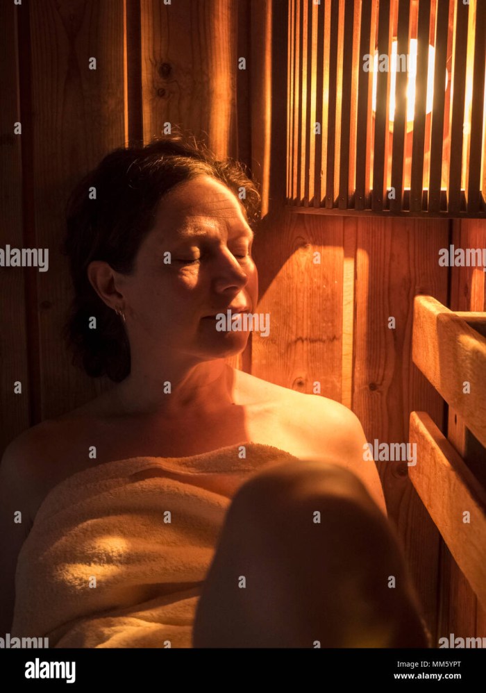 The girl saw a dick in the bathhouse