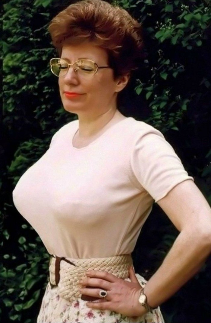 Thick elderly in linen
