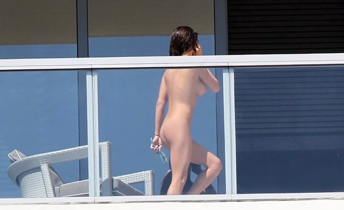 Linscy Lohan without panties
