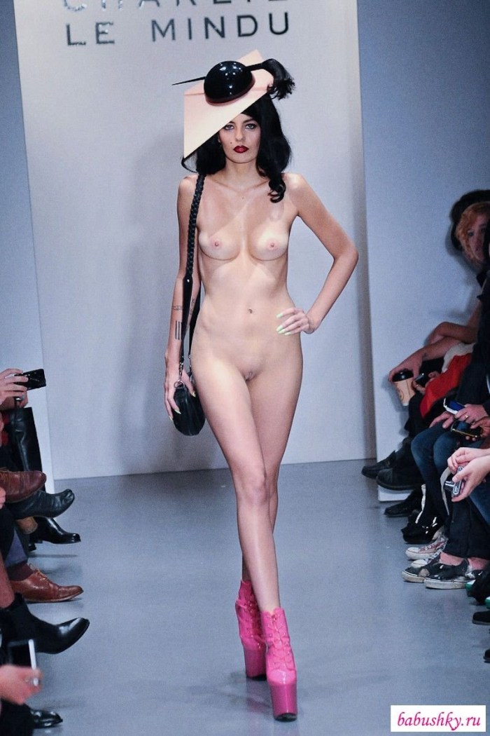 Japanese show show the boobs