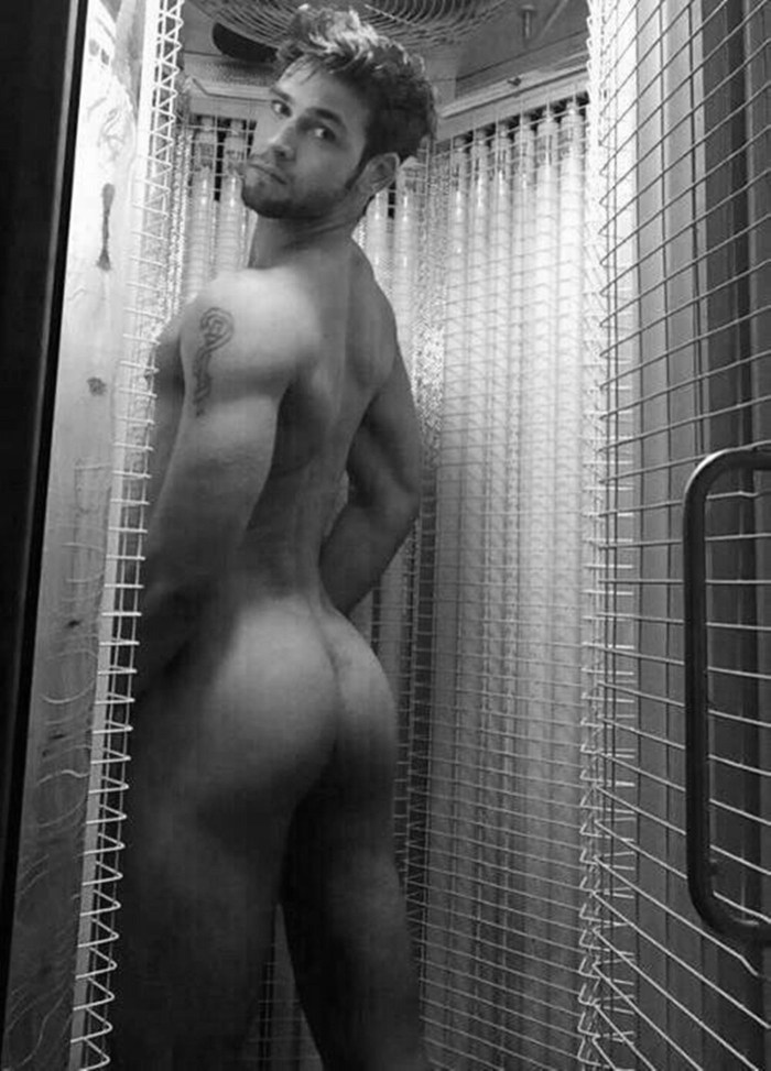 Naked Latinka View from behind
