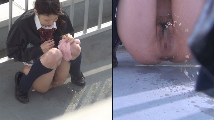 Naked Japanese PEE Schoolgirls