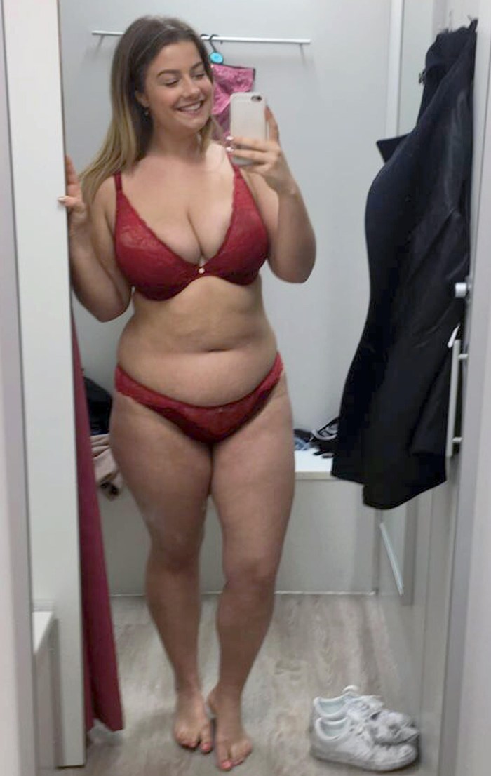 Anastasia Vinogradova plus saz