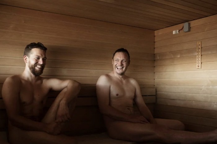 With kuma in the sauna