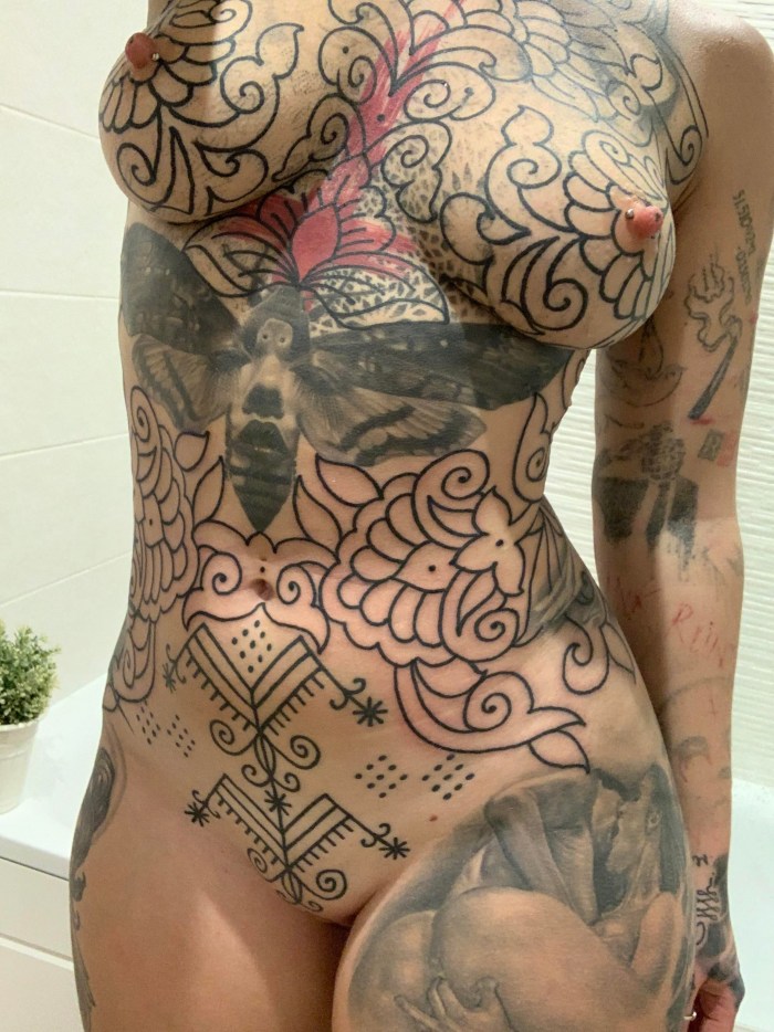 Naked chicks with tattoos