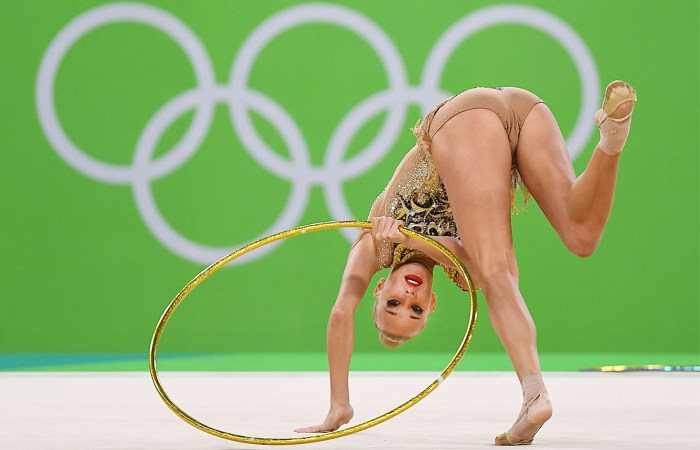 Naked gymnastics of the Chinese women