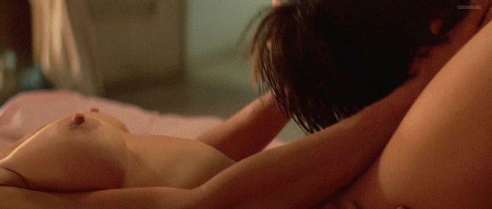 Kim Basinger bed scenes