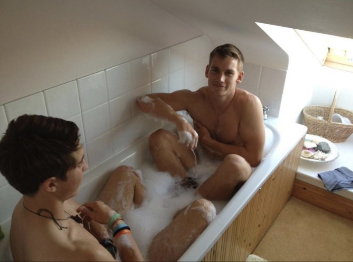 Guys Bath Time