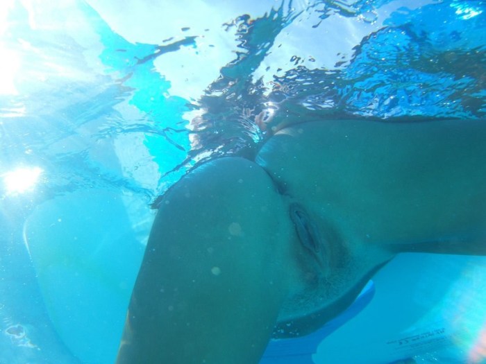 Naked pussy in the pool