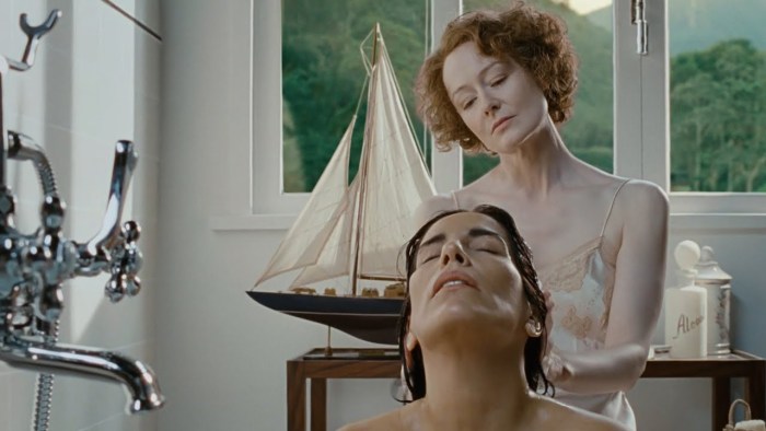 Miranda Otto in Lingerie