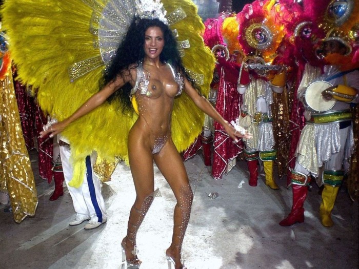 NAKED Vivian Castro. Carnival