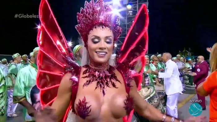 NAKED Vivian Castro. Carnival