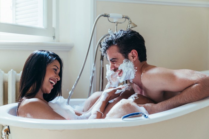 Therapeutic bath Nude