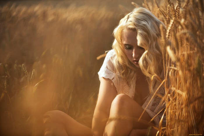 Blonde in the field
