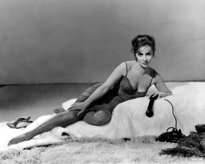 Gina lollobride Feet