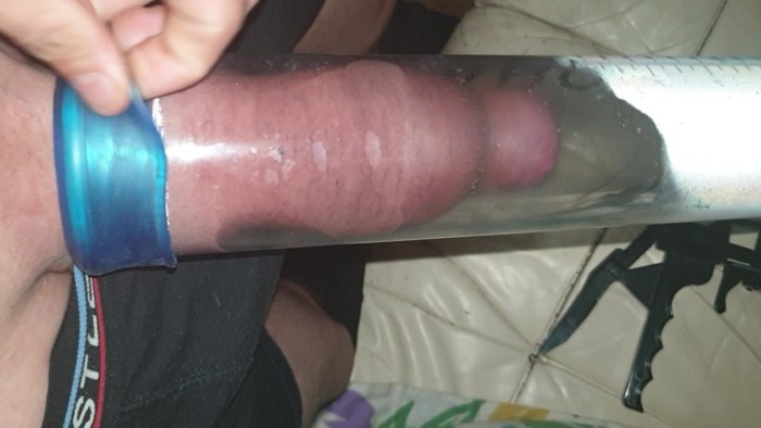 Vacuum pump for vagina