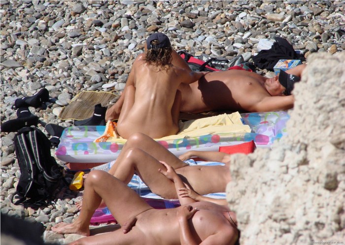 Gorgeous fuck on the beach
