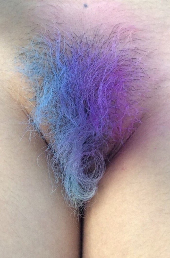Blond hair on female pubis