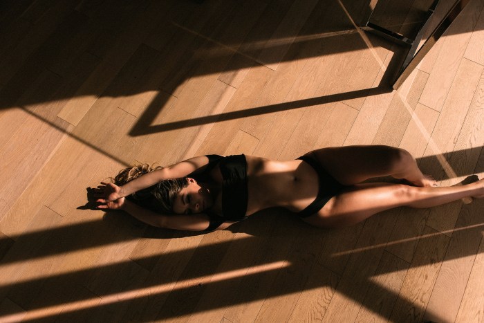Naked to the bed