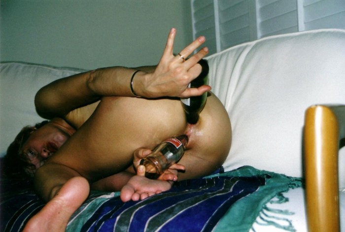 Girl Masturbating Anal with A Deodorant Bottle