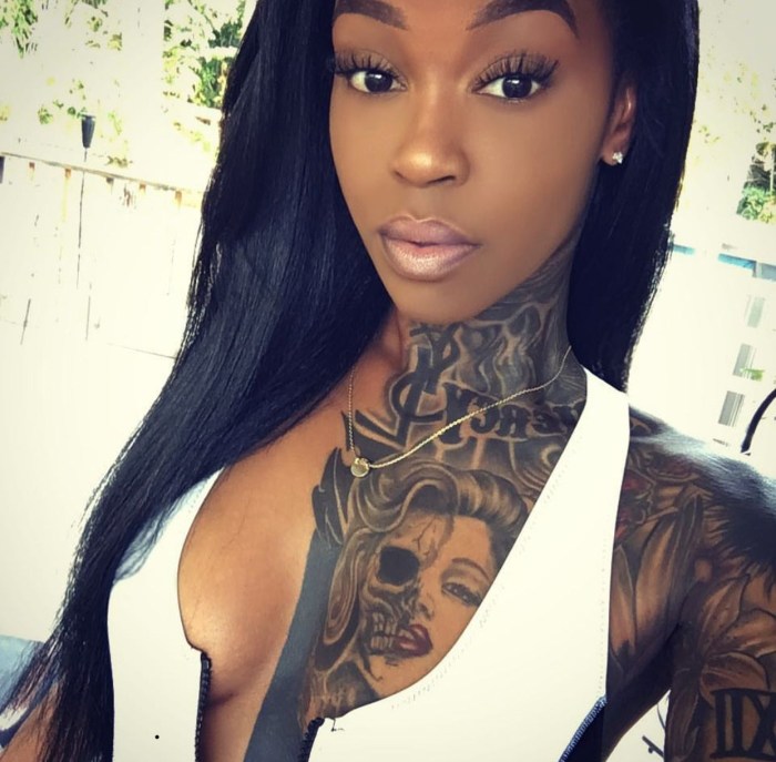 Bella Bells porn actress naked