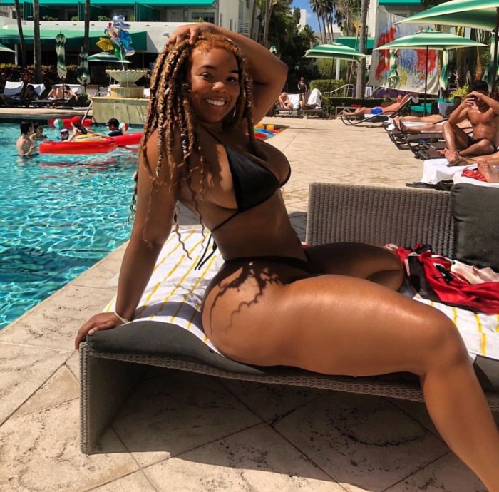 Ravie Loso in bikini