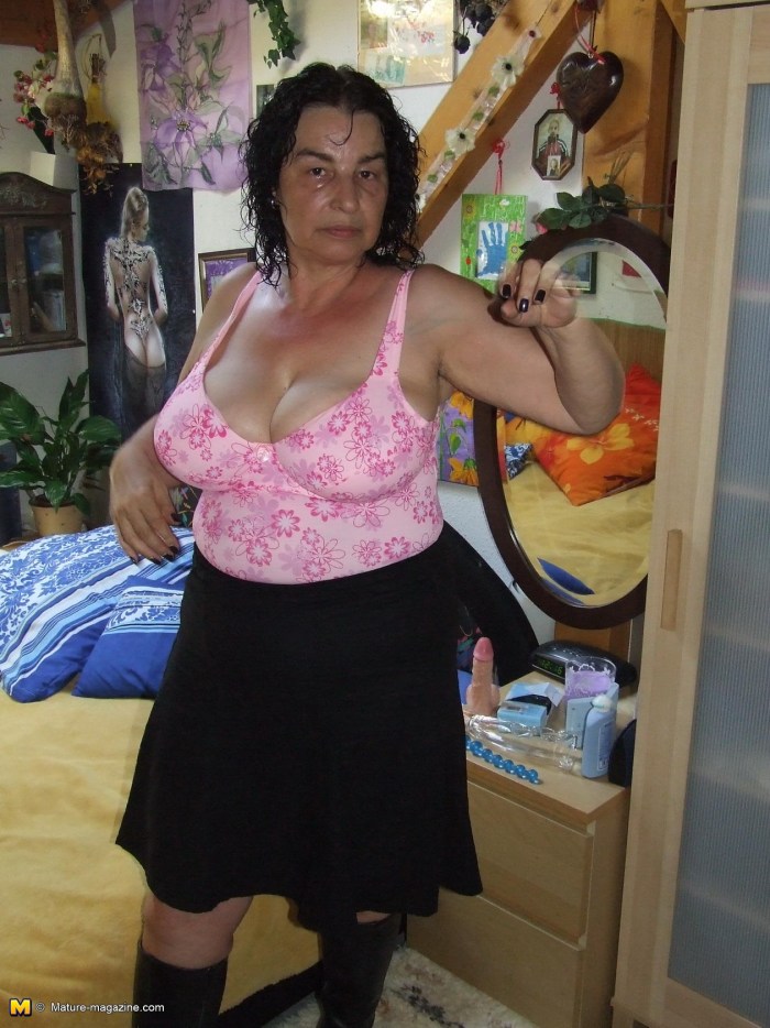 Photoshop old ladies with fake members between the legs