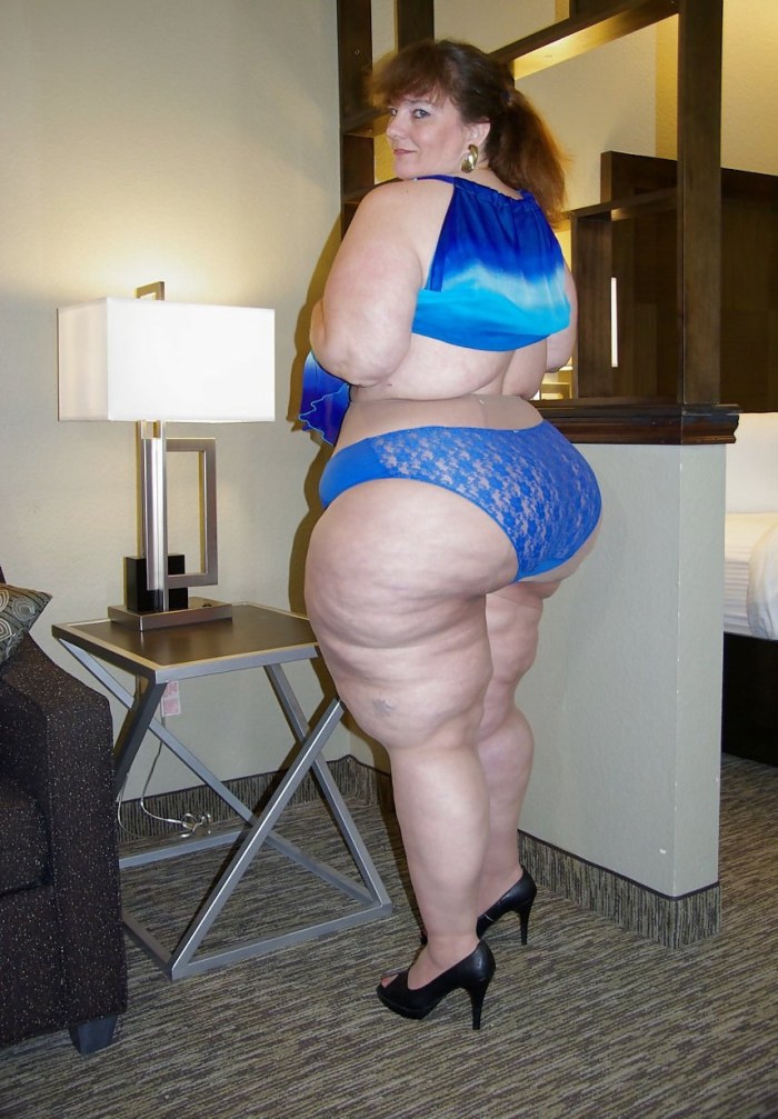 Big hips of mature bbw