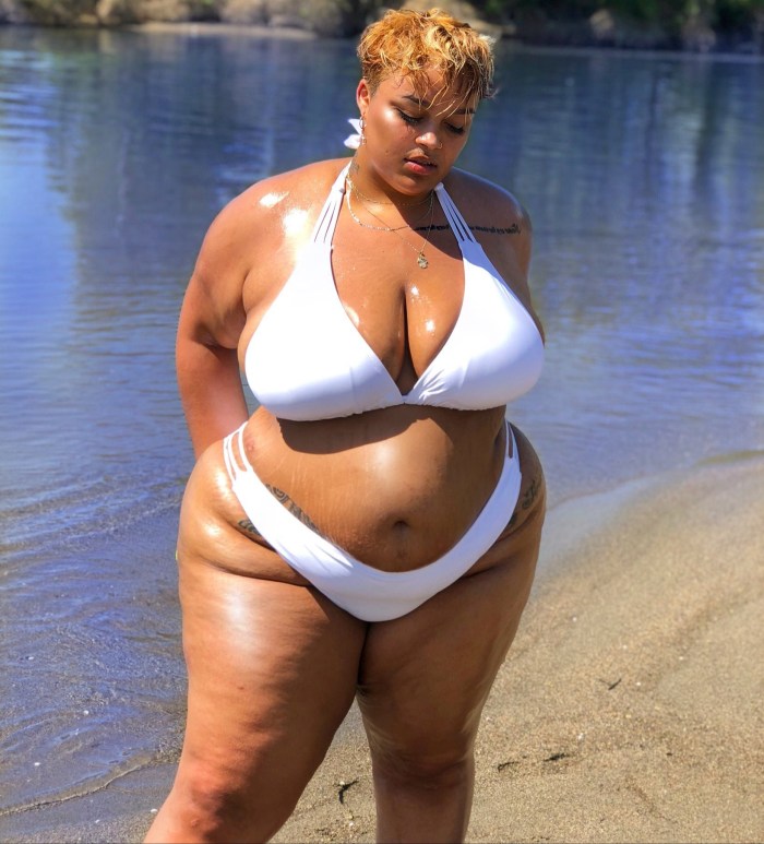 Mature bbw in shorts