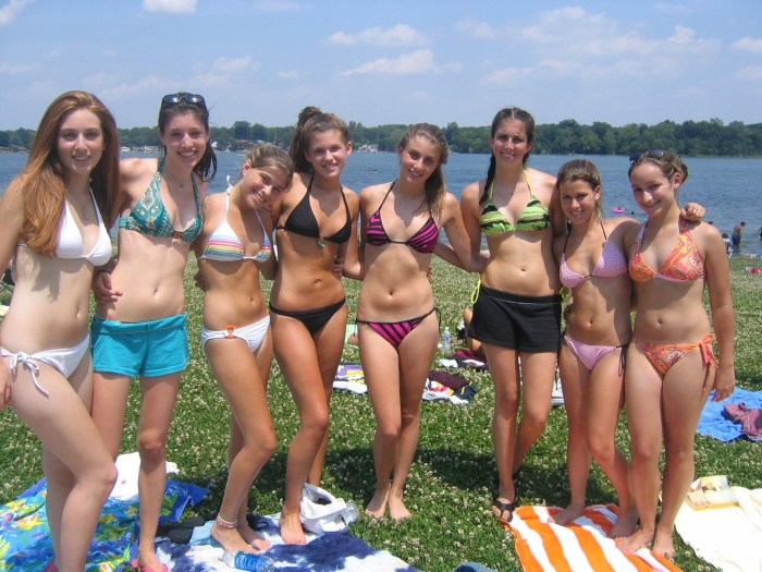 Naked back party