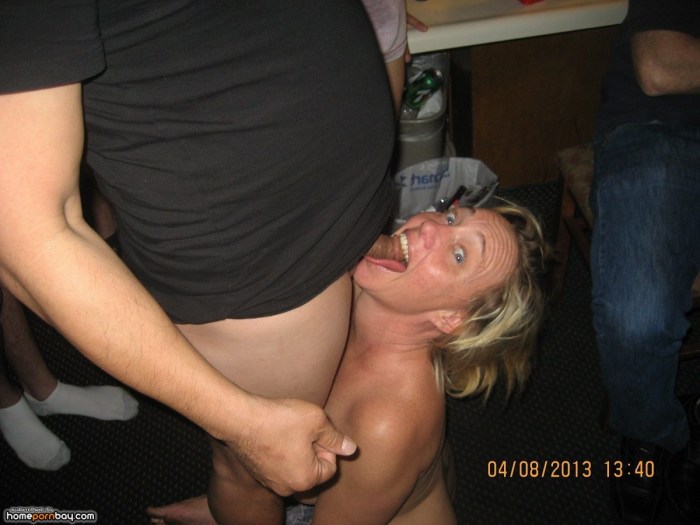 The blonde sucked at the party