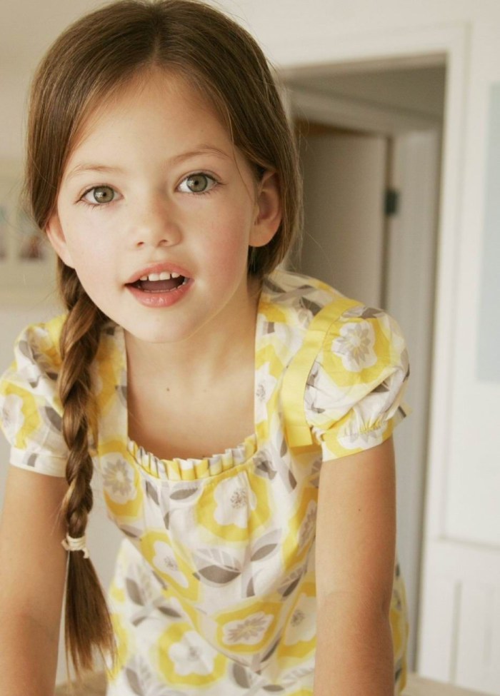 The girl plays her tongue