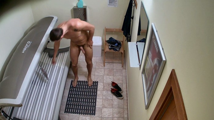 Naked asses in the women's toilet
