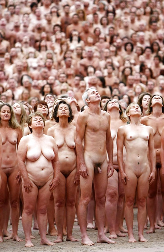 A lot of naked women